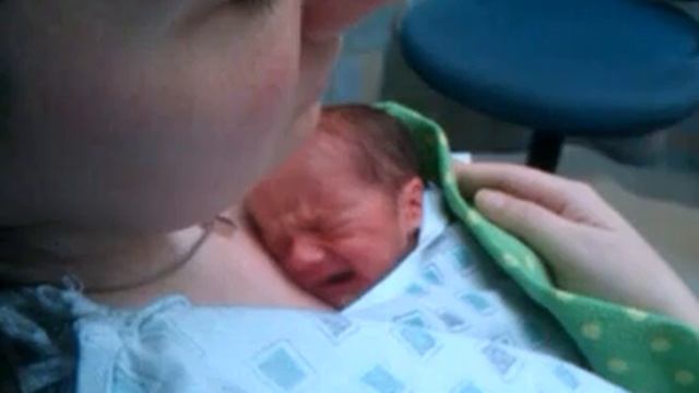 Tara's first time holding Grant смотреть онлайн