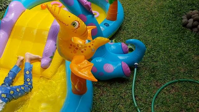 Intex dinosaur play pool toys review смотреть онлайн