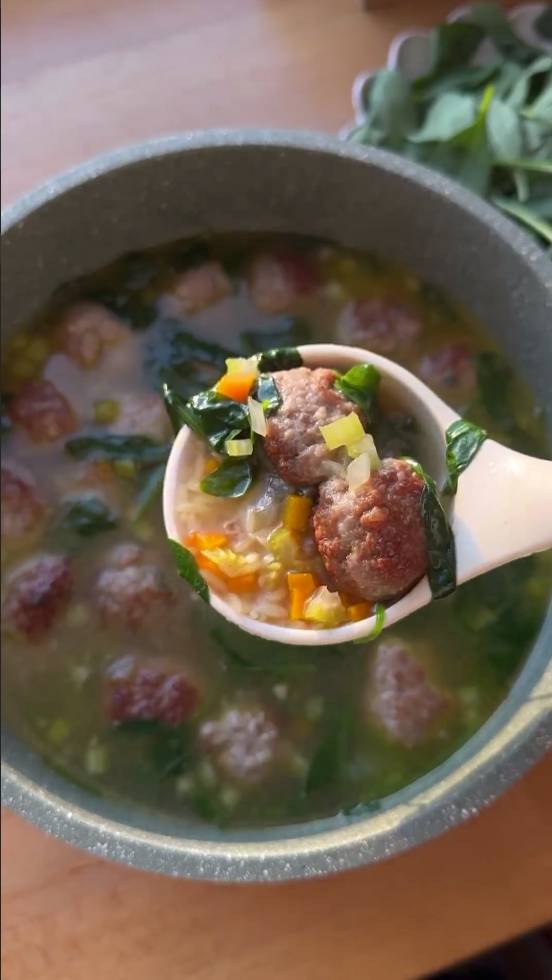 Итальянский суп с фрикадельками