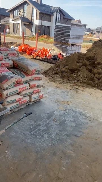 Укладка брусчатки Юсупово Вилладж #новыйгород #строимдвор #89684684488 #брусчатка #стройка #плитка