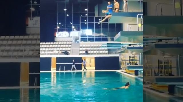 Ольга Харлан прыгает с 