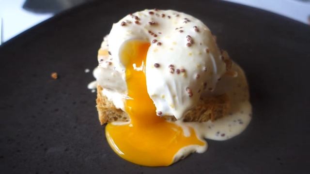 Haddock and egg starter at Michelin starred The Neptune Inn, Norfolk смотреть онлайн