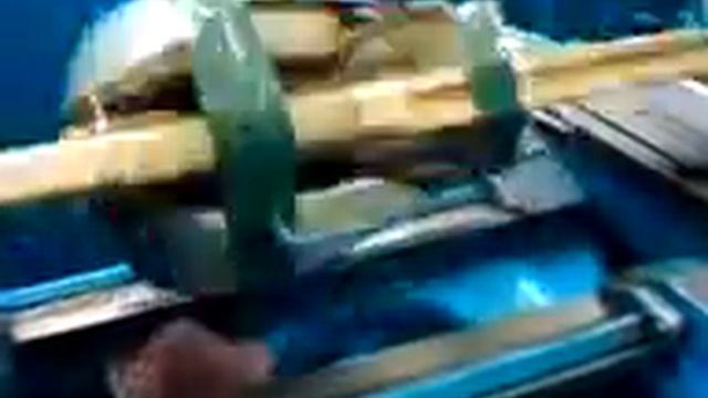 Tank auf Drehbank.3GP смотреть онлайн