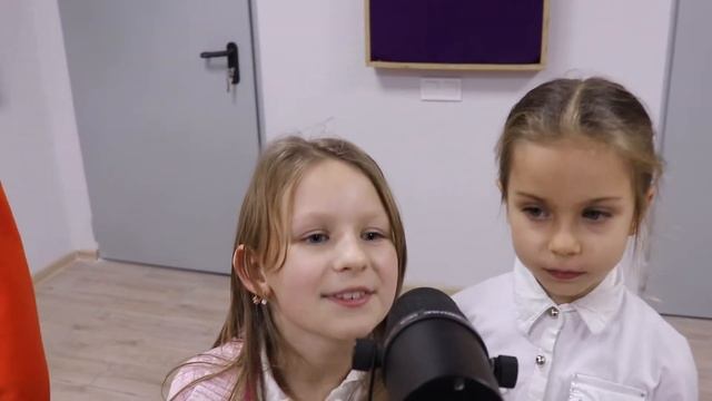 Песня Алисы из страны чудес. Поют дети