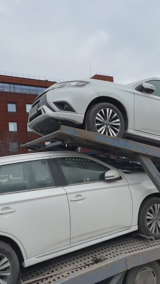 АУТЛЕНДЕРЫ ИЗ ДУБАЯ от 2.78 млн +7 (909) 914-03-09 смотреть онлайн