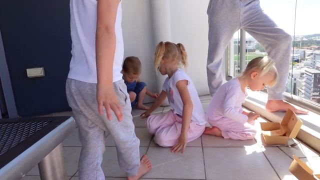 I look like a mom of 10? 😂Watch 6:43 seconds! ** MOM OF 10 **@TAINATHEMUMOF10 Mom life смотреть онлайн