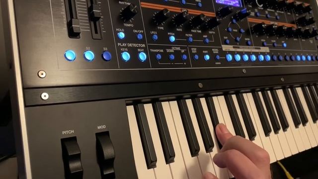 Roland Jupiter-Xm Step LFO Sequence смотреть онлайн
