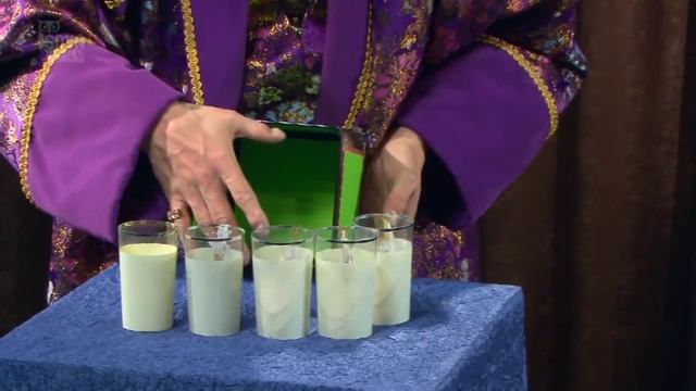 Фокус со шкатулкой и стаканом смотреть онлайн