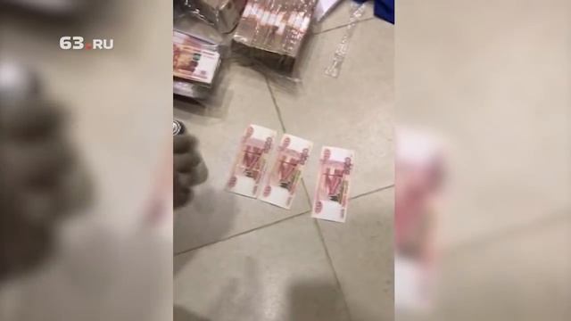 Коммерсантов поймали с взяткой смотреть онлайн