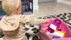 София хочет играть в игры.