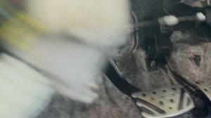 Устранение скрипов пластика, избавление от "сверчков" в торпедо на примере  Mitsubishi Pajero IV.