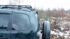 Спойлер - пыльник заднего стекла Нива Тревел.