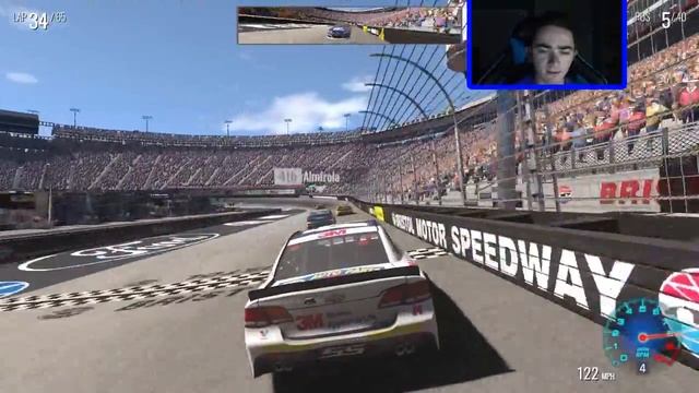 NASCAR Heat Evolution [Championship Season] - Race 8/36 - Food City 500 смотреть онлайн