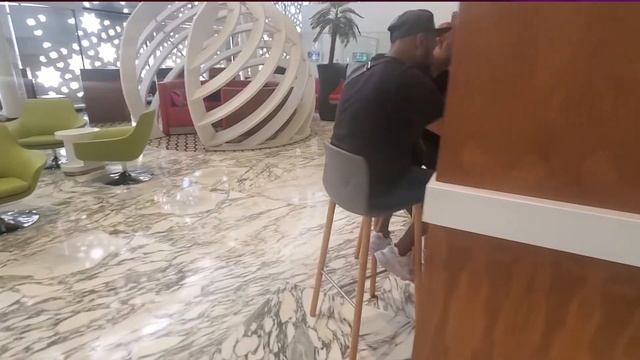 PEARL LOUNGE REVIEW Marrakech Morocco Airport смотреть онлайн