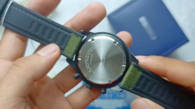 Seiko Black Dial Green Rubber смотреть онлайн