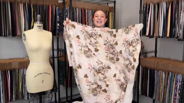 Mood Fabrics MD0343 Mood Exclusive Silver Peony Blossoms of the Heart Stretch Polyester Crepe смотреть онлайн