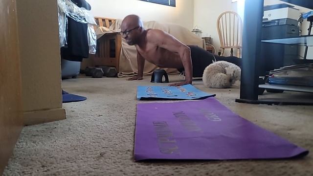 108 push-ups in a set on April 4 2023 Do1aDayadd1aWeekFor1yearChallenge смотреть онлайн