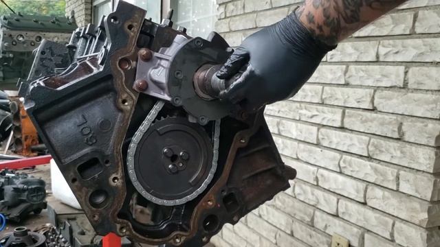 How To Install A LS Oil Pump - Melling Oil Pumps смотреть онлайн