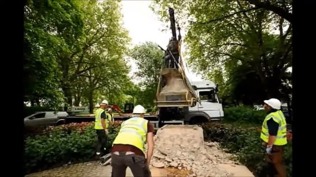 Richard III statue is removed смотреть онлайн