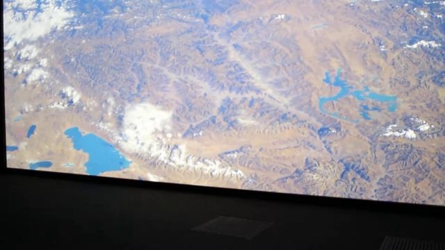 Земля из космоса в NHM смотреть онлайн