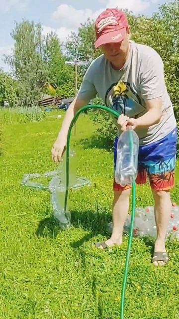 Бесплатная горячая вода из пластиковых бутылок для летнего дачного душа #самоделка #diy #tool смотреть онлайн