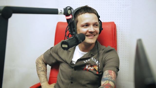 ЖЕНЯ ГАЛИЧ (O.TORVALD): VГУБЫ С МИЛОЙ ЕРЕМЕЕВОЙ смотреть онлайн