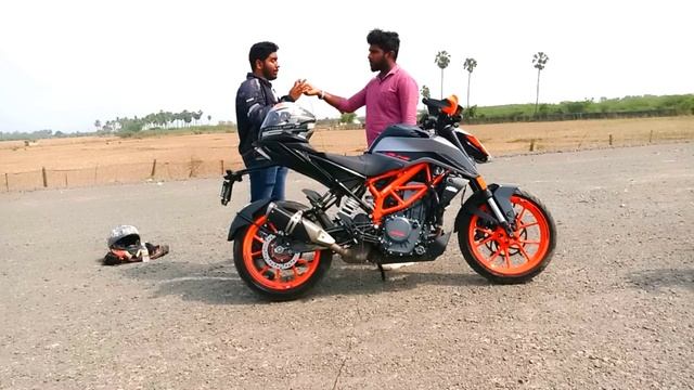 After 6000 km Duke 390 bs6 detailed Ownership Review in tamil 😎| short rider can manage this bike ? смотреть онлайн