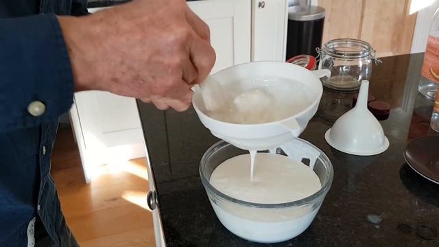 How to Make Kefir - John shows Preloved Chica The Secret смотреть онлайн