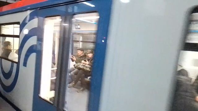 Электропоезд 81-765/766/767 Москва на станции метро Рязанский Проспект смотреть онлайн