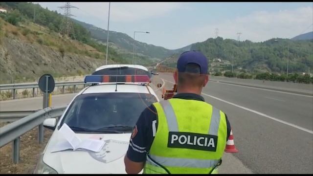 Me shpejtesi rakete deri ne 174 km/h dhe ne efektin e alkoolit, arrestohen 7 shofere смотреть онлайн