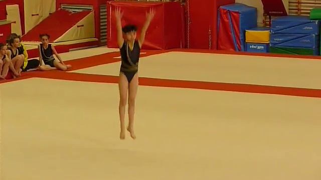 Kelly Gym mars 2009 смотреть онлайн