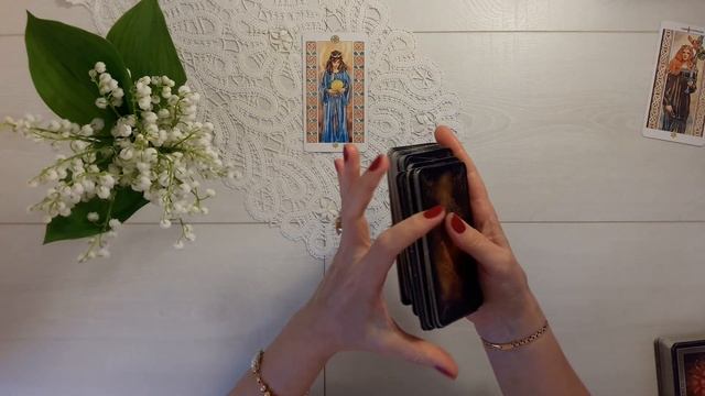 4 Королевы👑Что уходит из Вашей жизни что приходит в ближайшее время ? Чувства к Вам мужчины 12/05/2 смотреть онлайн