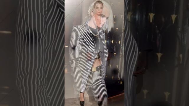 Модные образы Кары Делевинь #стилькарыделевинь #caradelevingnestyle #fashioncaradelevingne смотреть онлайн
