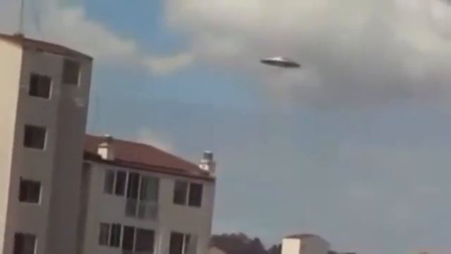 НЛО летит! смотреть онлайн