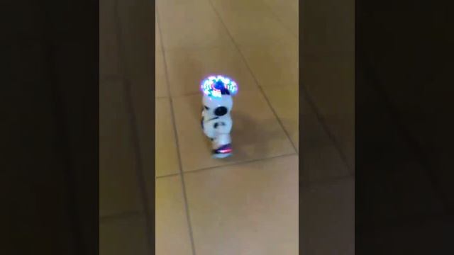 DANCING ROBOT. Танцующий робот с с Banggood.com. смотреть онлайн