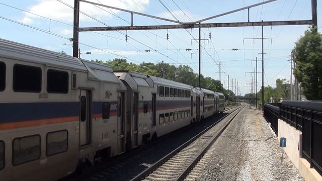 MARC Siemens Charger SC-44 84 Leads MARC Train 520 East/North in and out of Seabrook, MD 05/10/2019 смотреть онлайн