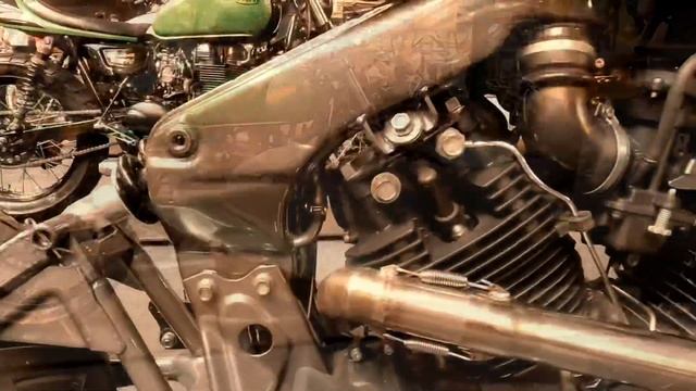 Tabacco Dock Bike Shed 2022. 3Knightsmotors Project - Yamaha V750 Cafe Racer смотреть онлайн