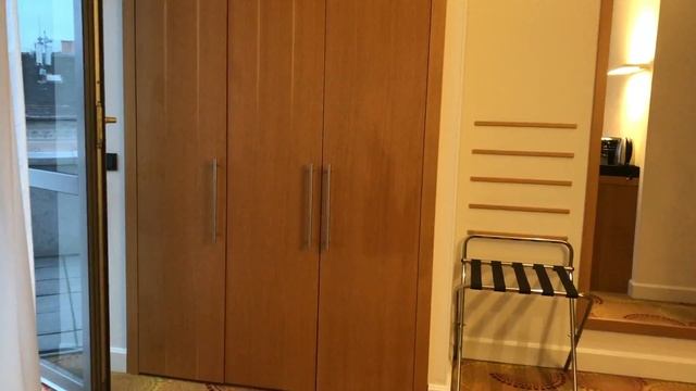 Courtyard Marriott Budapest City Center - Suite смотреть онлайн