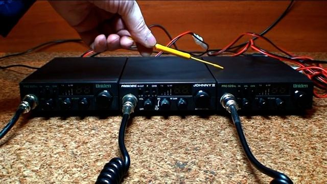 CB Radio Uniden PRO 520 Kontra Uniden PRO 520 & Johnny II ASC