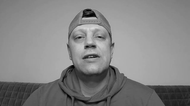 Мужчины провожают своих жён смотреть онлайн