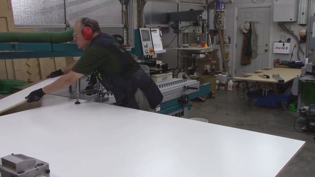 Handling and cutting sheet goods on sliding tablesaw смотреть онлайн