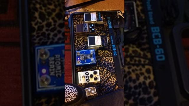 Xotic compressor, fulltone ocd, nocturne atomic brain demo. смотреть онлайн