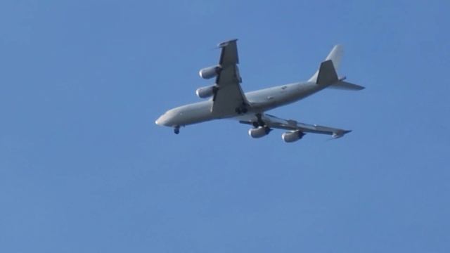 US Navy E-6B Mercury Touch And Going At ACY (4/23/24)