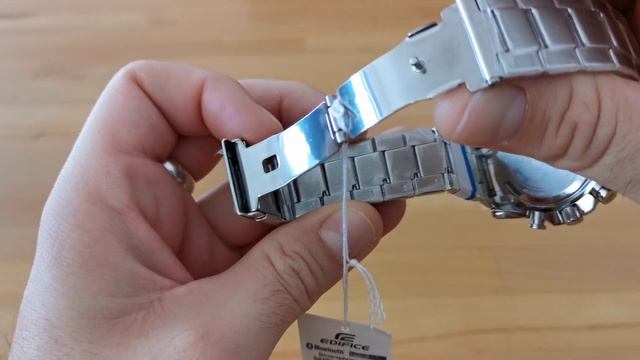 Casio Edifice EQB-1100D-1AER aus 2020 vs. Casio EQB-1000D-1AER aus 2019 Superslim Chronograph смотреть онлайн