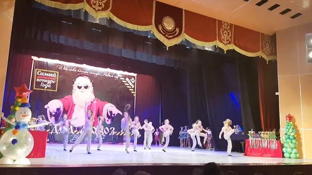 Антарио. Дэнс смотреть онлайн