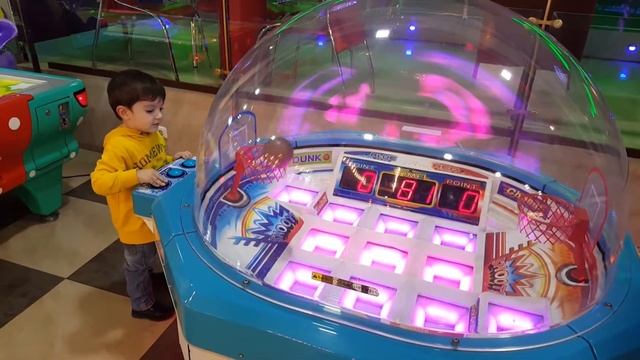 Вова в развлекательном центре ''Нептун'', HD смотреть онлайн