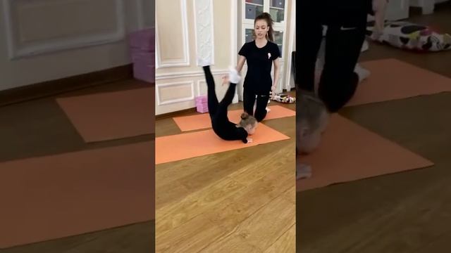 Как делать стойку на груди смотреть онлайн