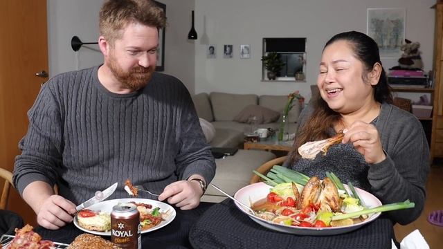 สาจ๋ากลับบ้านพอดีกินข้าวพร้อมกัน ตำกุ้งสด VS sandwich ไก่เบค่อน |ยายนาง смотреть онлайн
