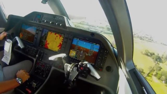 EMBRAER Phenom 100 смотреть онлайн
