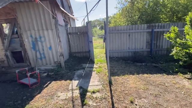 УСТАНОВИЛИ УМЫВАЛЬНИК, КОШУ НИЧЕЙНУЮ ЗЕМЛЮ, ЧТО ДЕЛАТЬ С УПАВШЕЙ СОСНОЙ, ОБШИЛИ СТЕНУ В ВАННОЙ